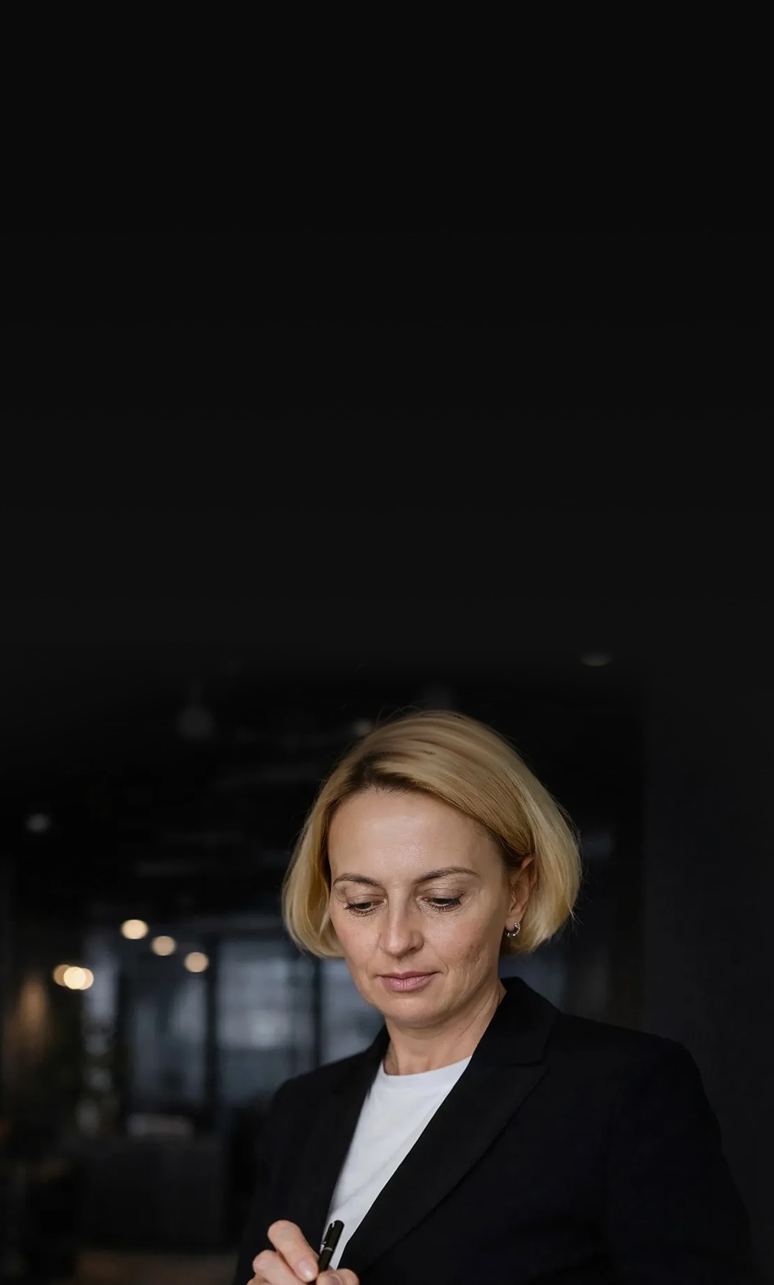 женщина с записной книжкой